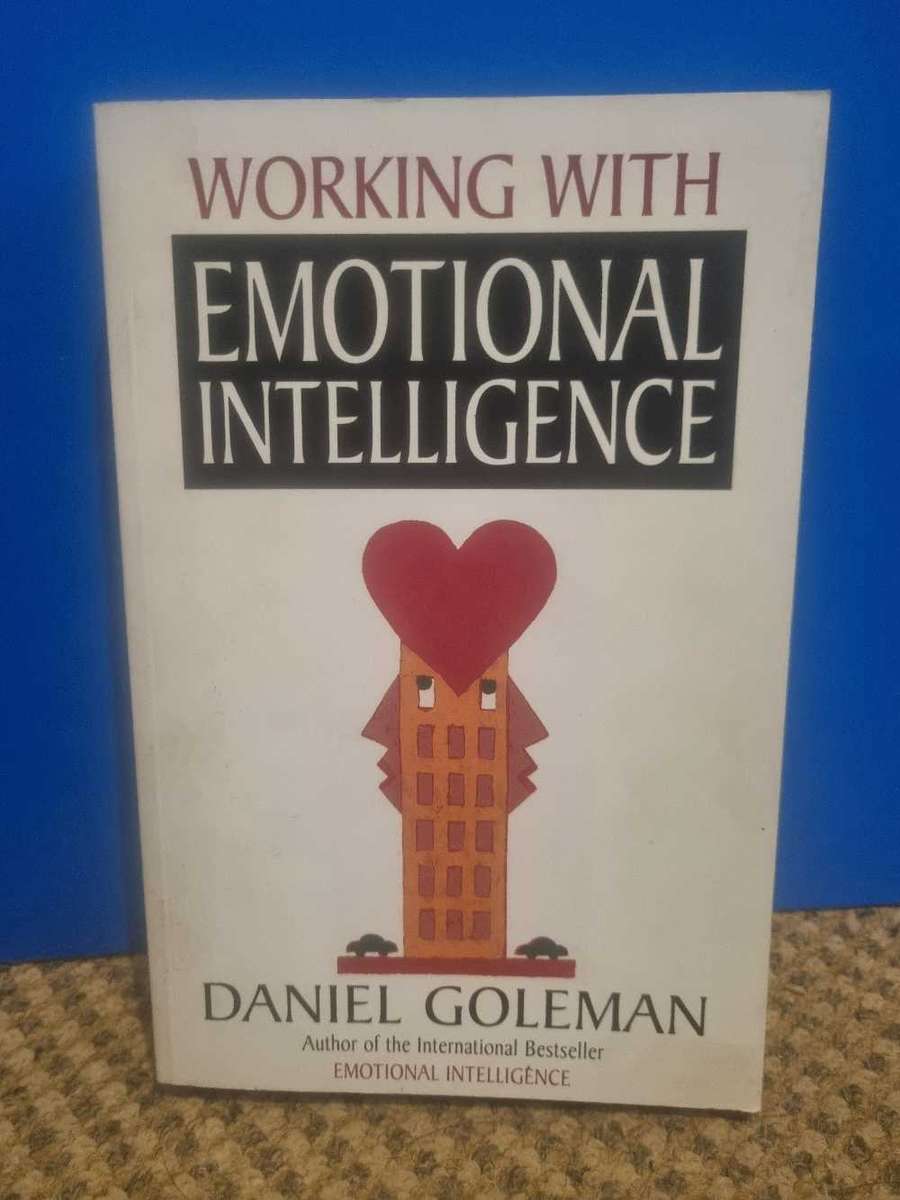 Working with emotional intelligence softcover
