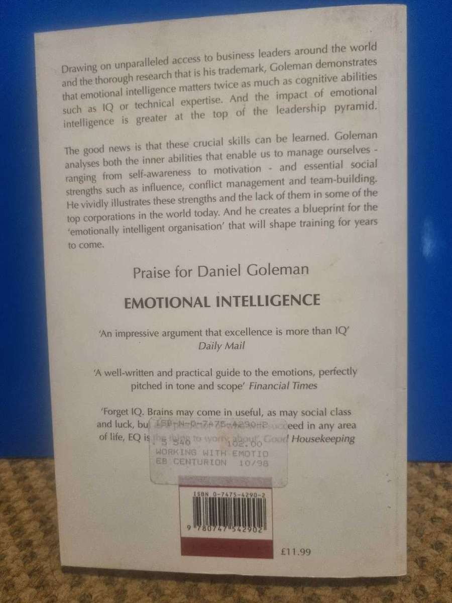 Working with emotional intelligence softcover