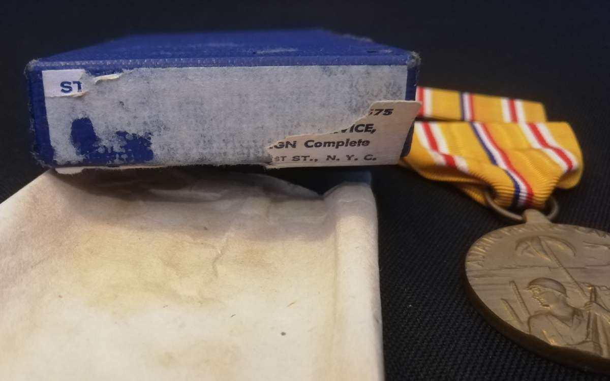 WW2 U.S. Army Asiatic- pacific campaign medal . no overseas postage.
