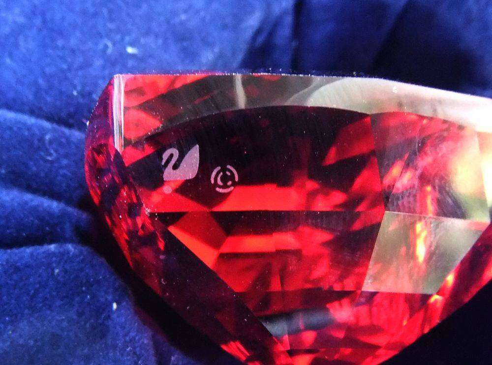 A vintage 1998 Swarovski red crystal heart paperweight in original box - Swarovski Collectors club