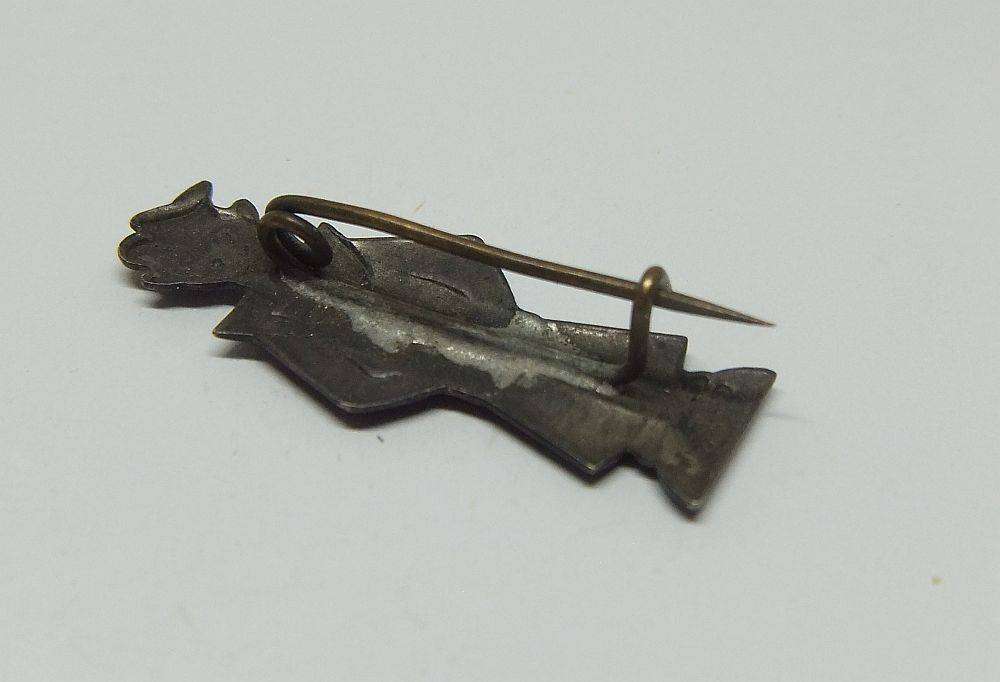 Militaria badge - A WW2 South African Navy sailor patriotic badge / lapel pin