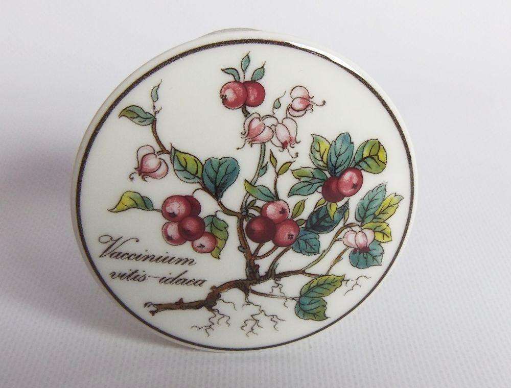 A vintage porcelain trinket box by Villeroy & Boch , Luxembourg
