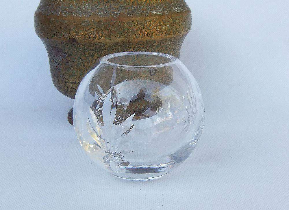 A beautiful vintage Stuart crystal trinket bowl or posy vase in excellent condition