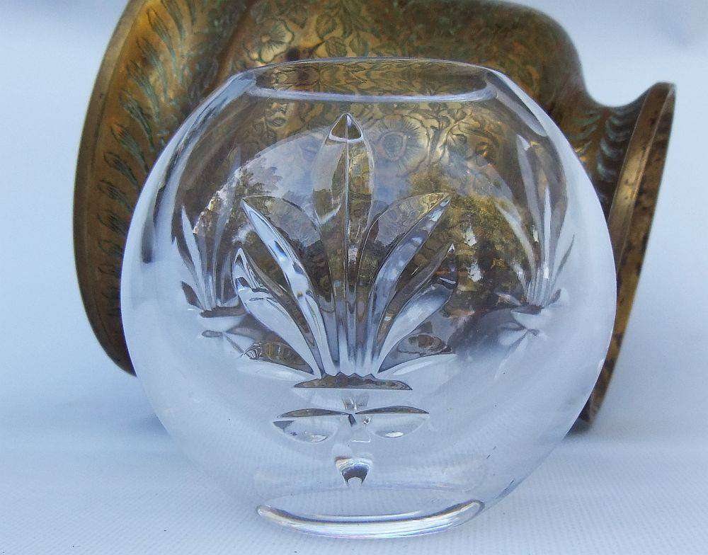 A beautiful vintage Stuart crystal trinket bowl or posy vase in excellent condition