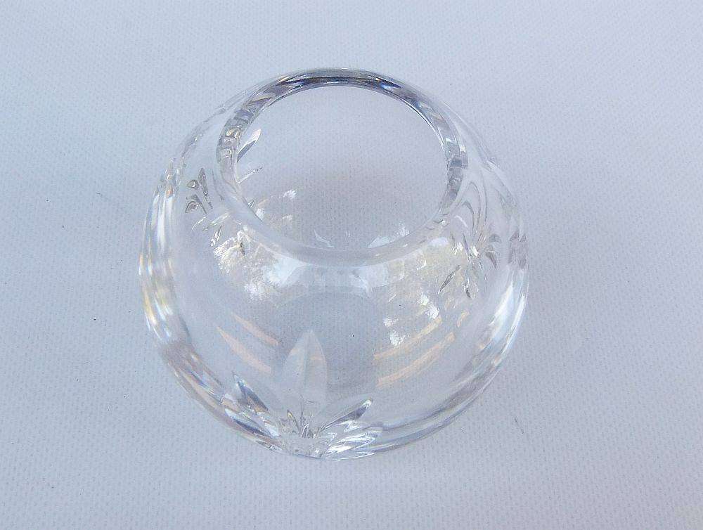 A beautiful vintage Stuart crystal trinket bowl or posy vase in excellent condition