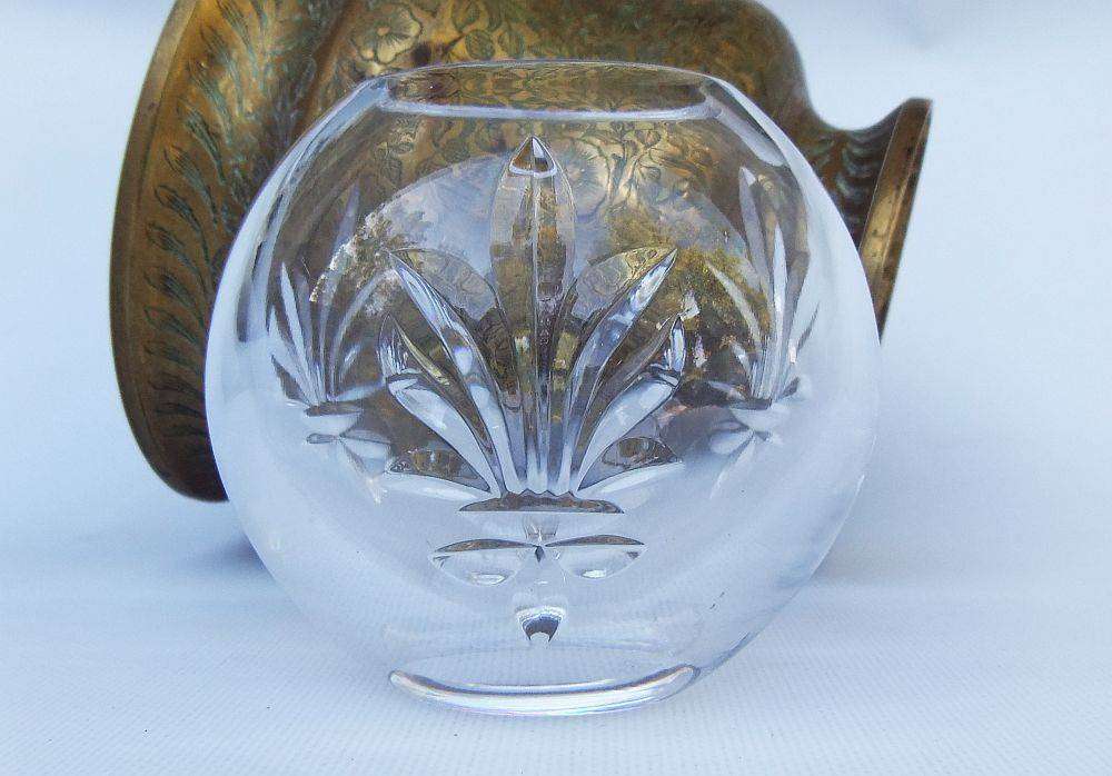 A beautiful vintage Stuart crystal trinket bowl or posy vase in excellent condition