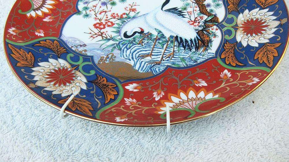 A large vintage genuine Japanese Imari porcelain charger / wall plate