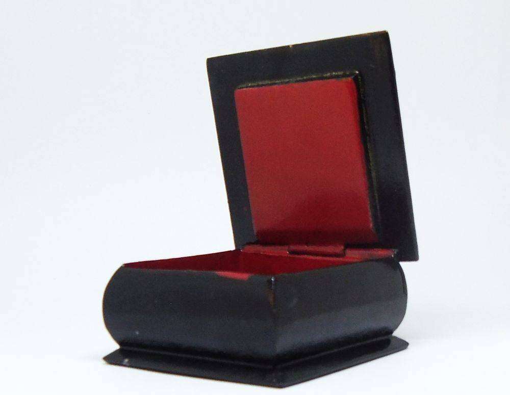 A vintage Russian hand painted and signed trinket box with feast motif in excellent condition