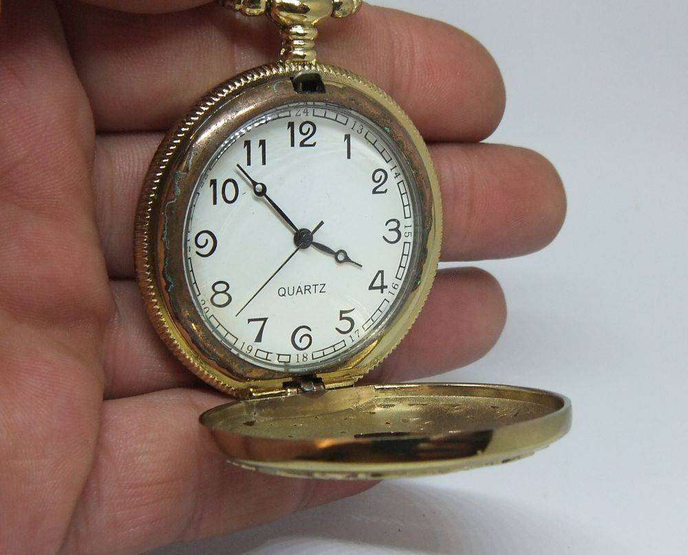 An "Eiffel" quartz pocket watch from the Classic Pocketwatches collection