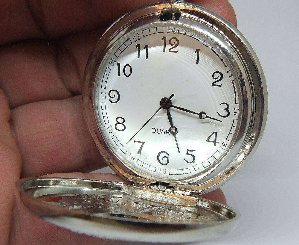 A "Handel" quartz pocket watch from the Classic Pocketwatches collection