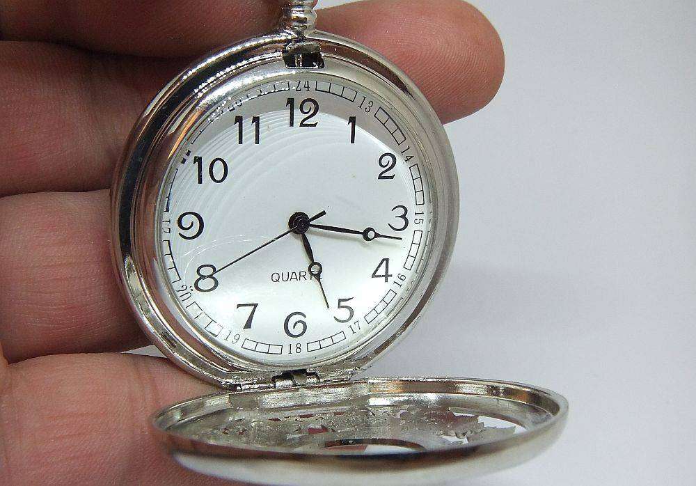 A "Handel" quartz pocket watch from the Classic Pocketwatches collection