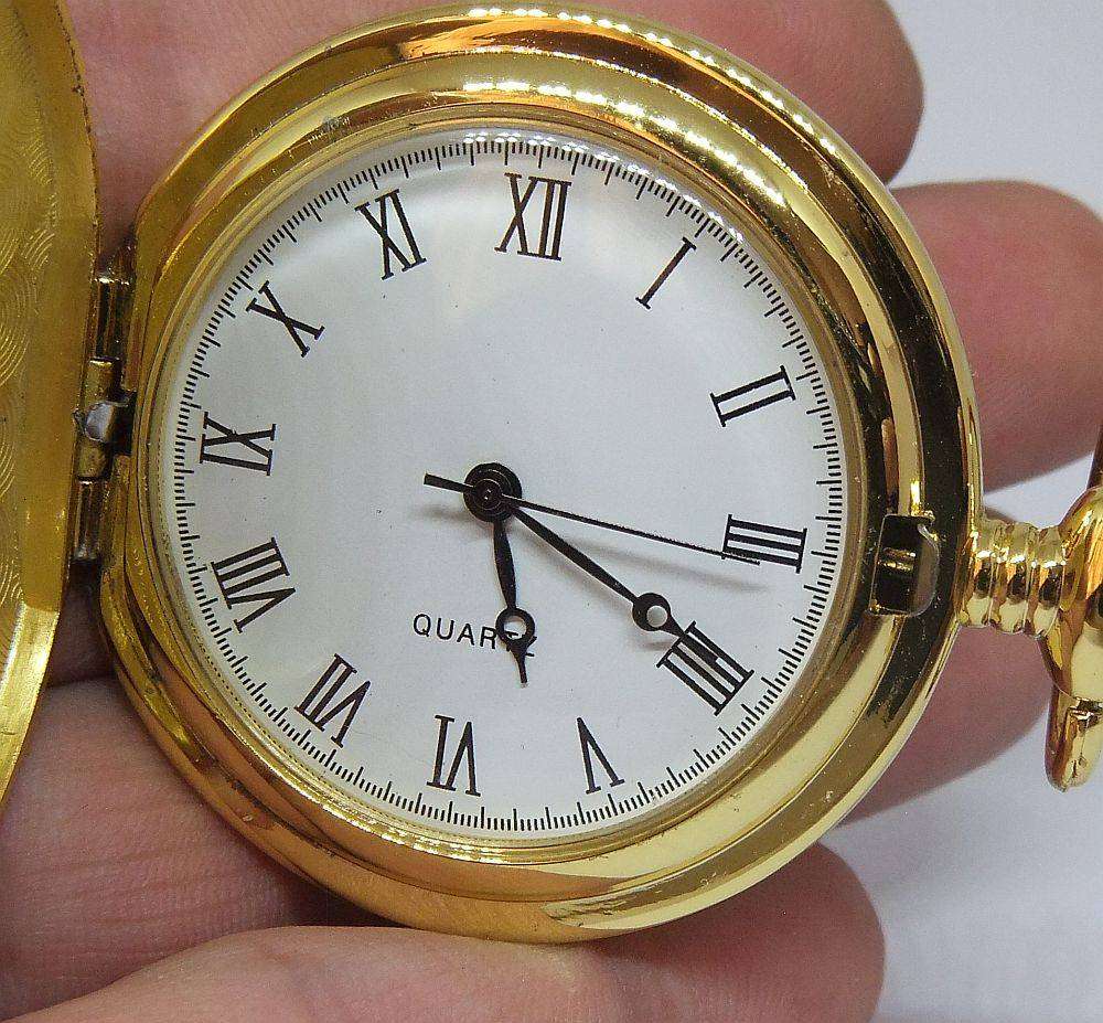 A "Bach" quartz pocket watch from the Classic Pocketwatches collection