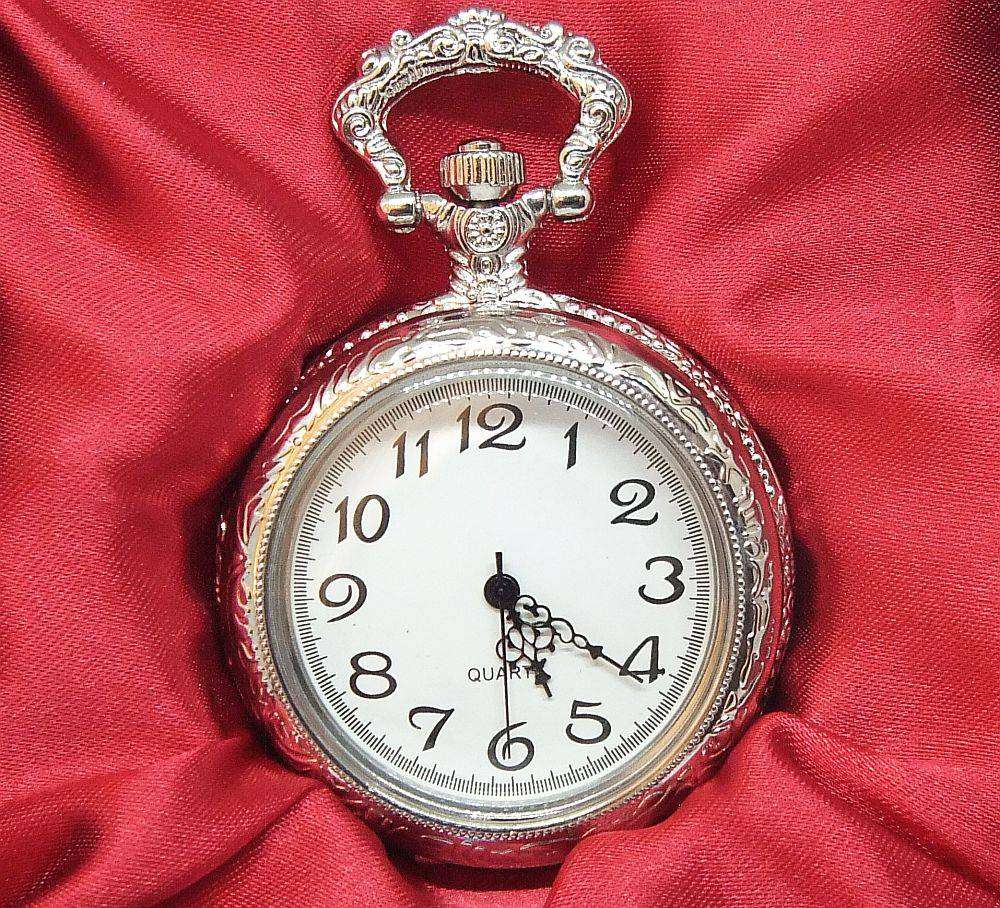 A "Louis XIV" quartz pocket watch from the Classic Pocketwatches collection