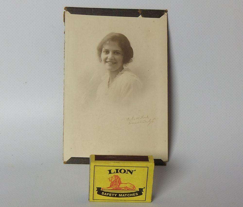 UNDER R100 - Vintage / Antique photograph - Young lady