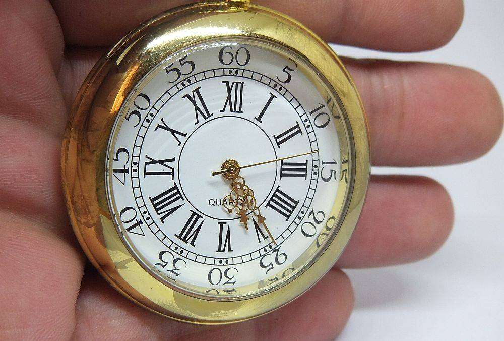 A "Leonardo" quartz pocket watch from the Classic Pocketwatches collection