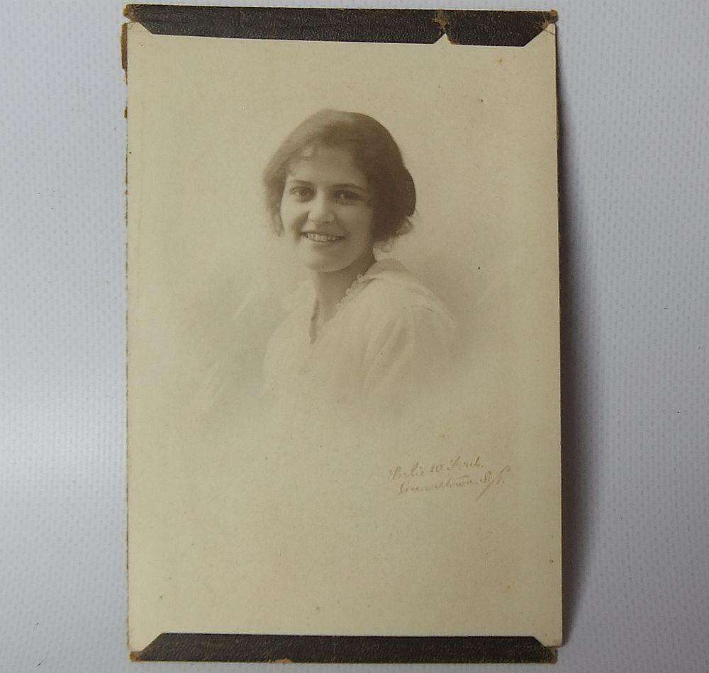 UNDER R100 - Vintage / Antique photograph - Young lady