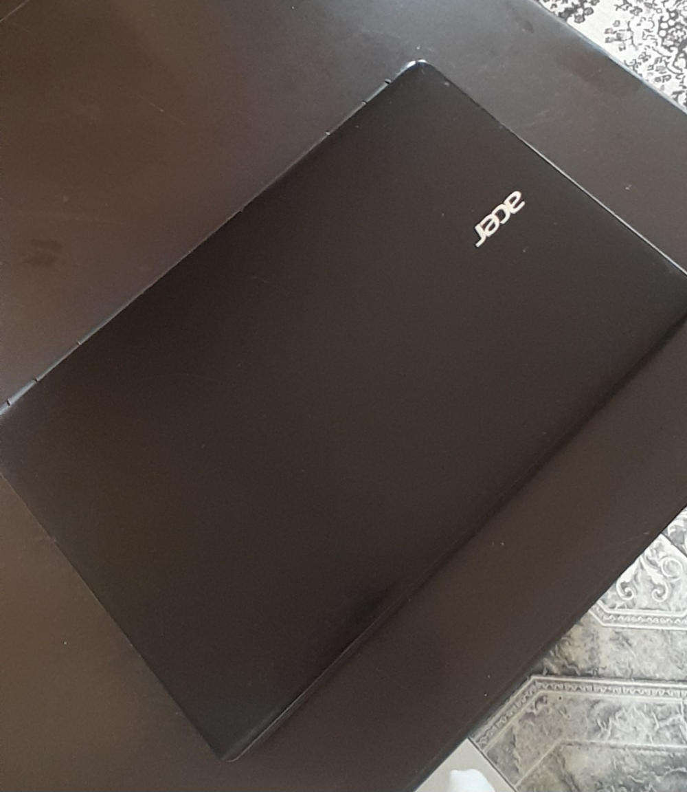 Acer laptop i5 working not tested
