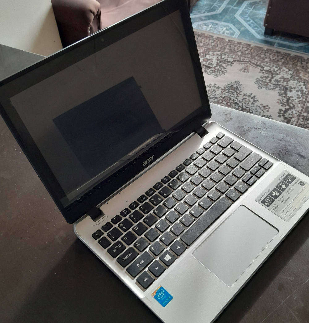 Aspire v11 Touch laptop