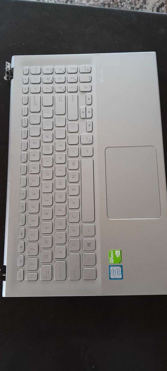 8th gen i7 laptop base only sold as non working