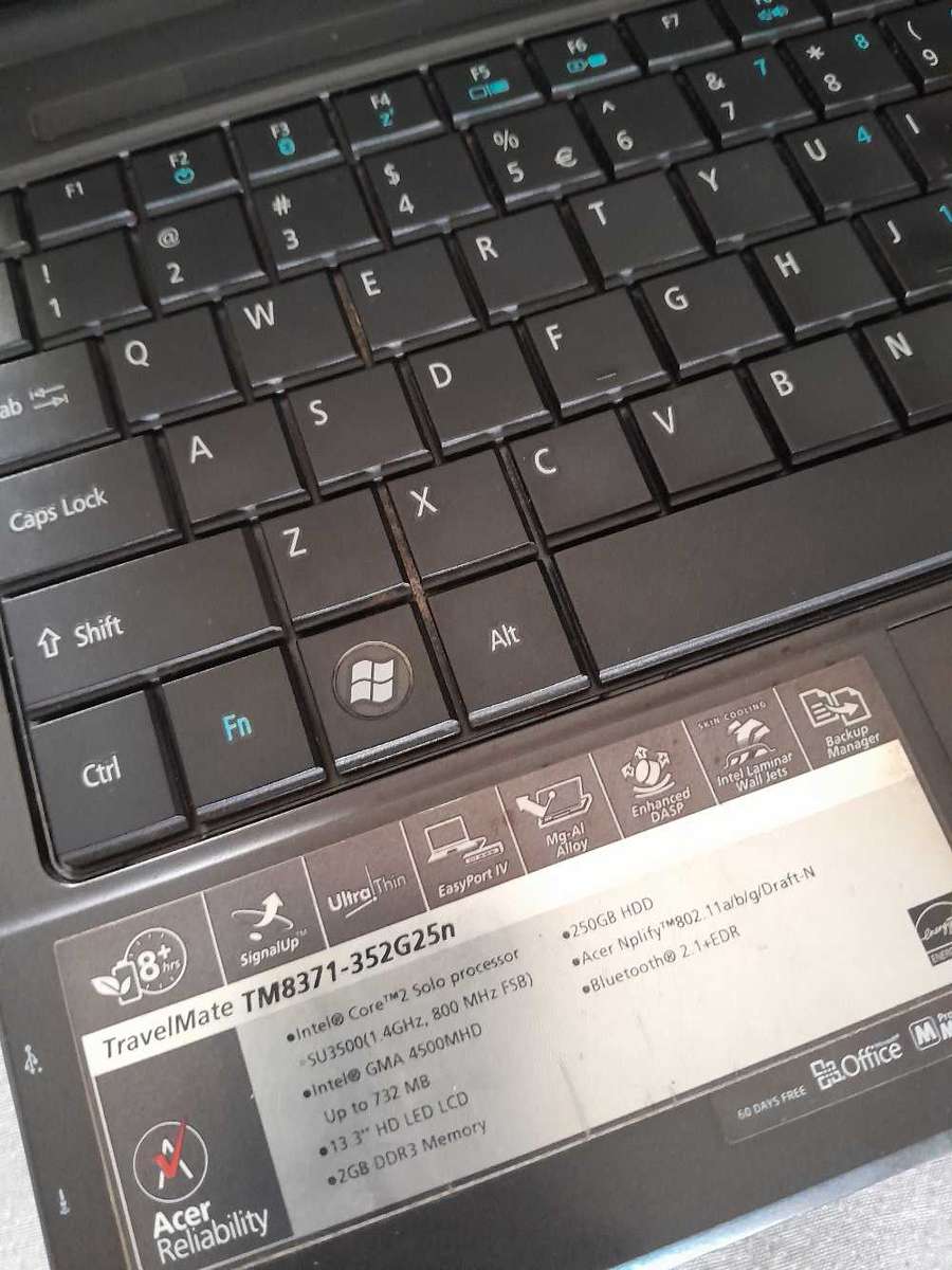 Acer travelmate laptop for sale NON WORKING!