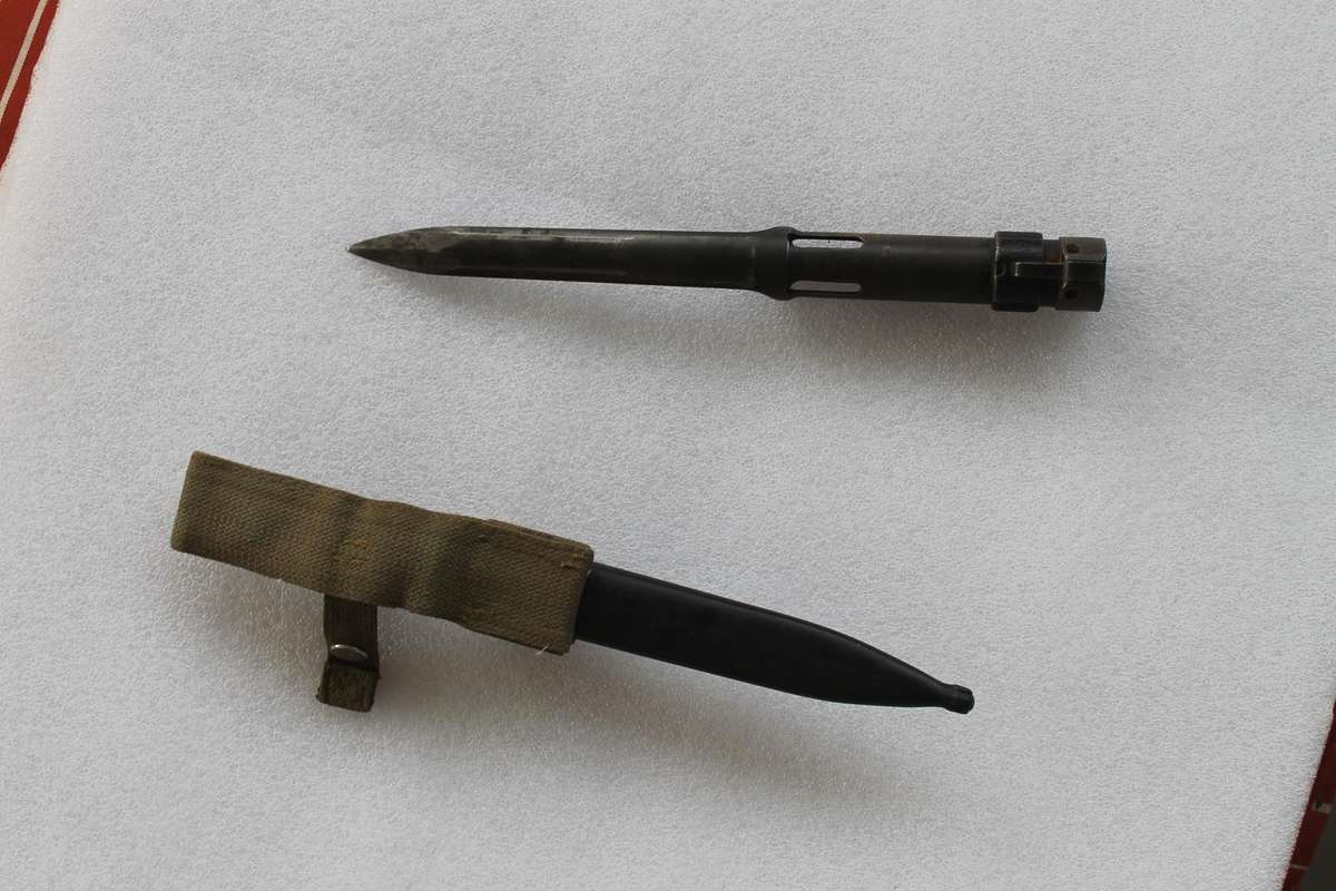 RHODESIAN  Double Kidney Pouches PATTERN 65 + (10 Items!).