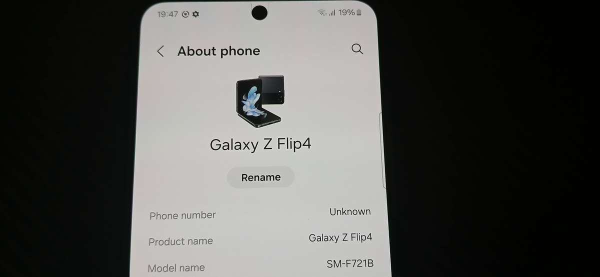Samsung Galaxy Z Flip4 - 512GB!! Excellent Condition - upgradable to GalaxyAI (OneUI 6.1.1)