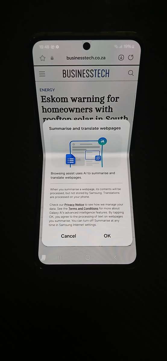 Samsung Galaxy Z Flip4 - 512GB!! Excellent Condition - upgradable to GalaxyAI (OneUI 6.1.1)