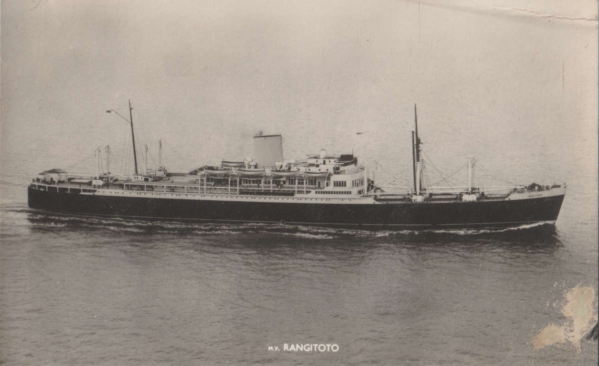 SHIPS OF THE WORLD POST CARDS MV RANGITOTO