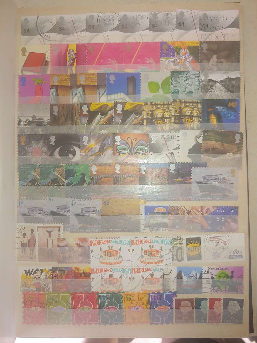 A4 USED STOCKBOOK FULLY LOADED WITH WORLD STAMPS 16/32 PAGE