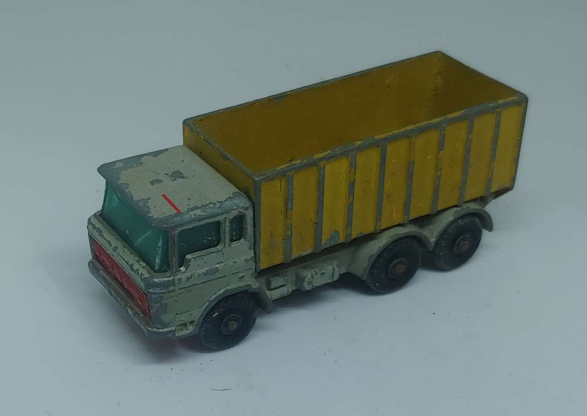 MATCHBOX TIPPER CONTAINER TRUCK