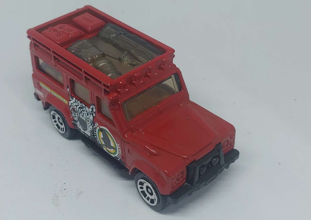 MATCHBOX LAND ROVER DEFENDER 110 1997
