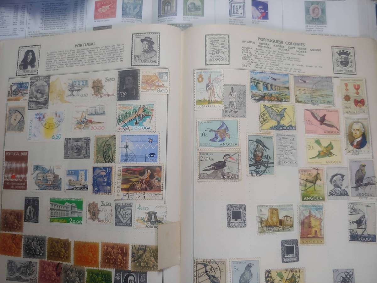 ROCKET STAMP ALBUM WITH STAMPS NOT CHECKED NOT ALL PAGES SHOWN
