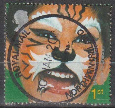 GB 2001 Painted Faces of Children ULH SG 2179