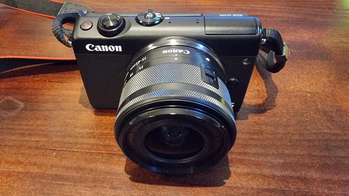 Canon EOS M100 Mirrorless Camera w/ 15-45mm Lens