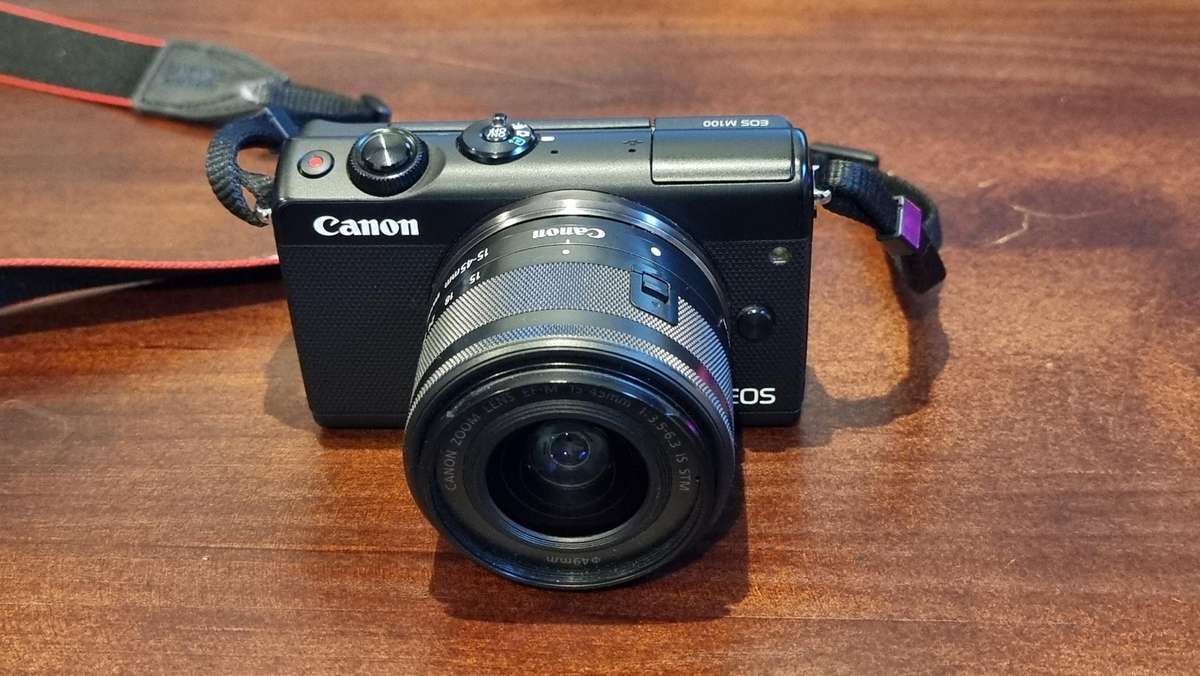 Canon EOS M100 Mirrorless Camera w/ 15-45mm Lens
