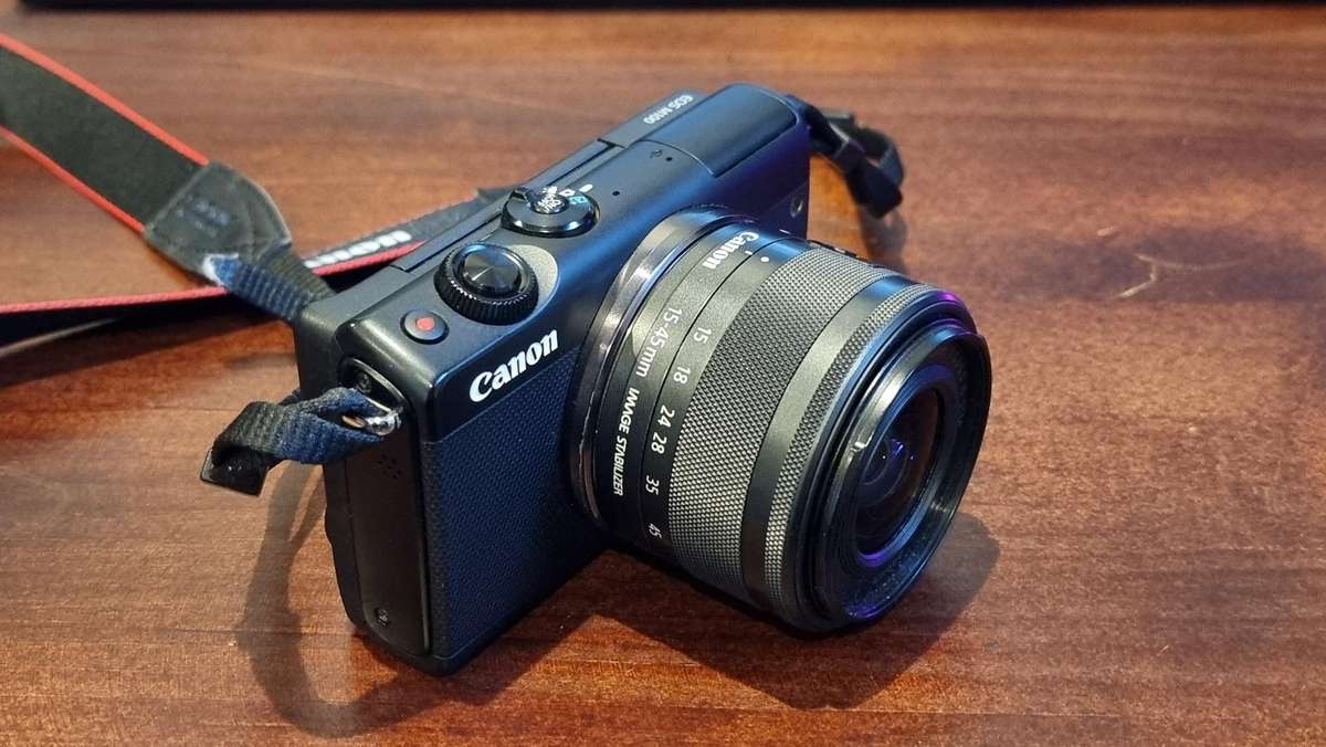 Canon EOS M100 Mirrorless Camera w/ 15-45mm Lens