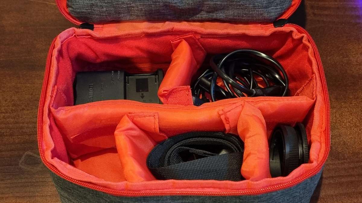 Canon EOS M100 Mirrorless Camera w/ 15-45mm Lens