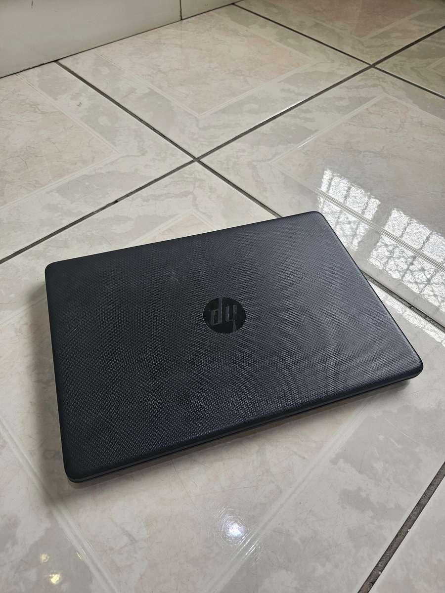 HP 14 LAPTOP 15.6" SCREEN AMD 3020e , 4GB , 240GB SSD *WEEKEND SPECIAL - LATE ENTRY*