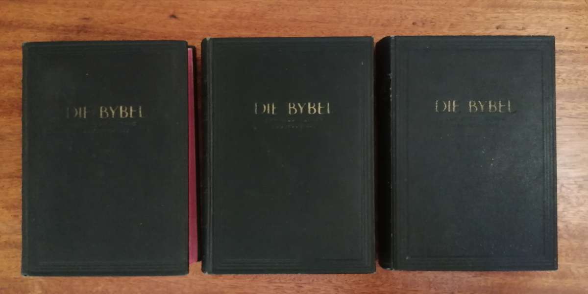 Die Bybel met Verklarende Aantekeninge  Volledig in Deel 1 , 2 en 3