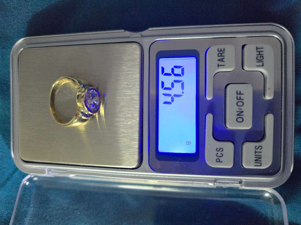 9ct Yellow Gold Ring (Size N1/2)