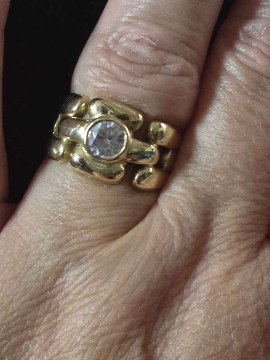 9ct Gold Ring (Size M)