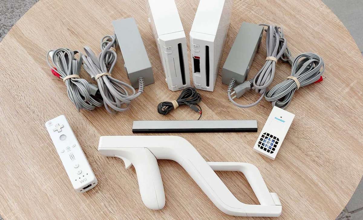 2x Nintendo Wii Consoles with Accessories *PLEASE READ*