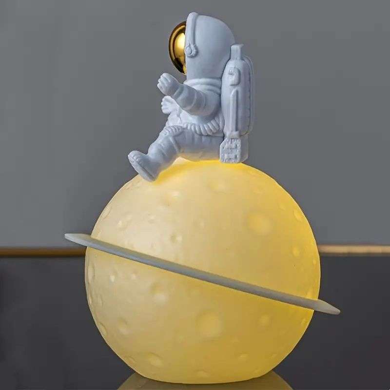 Spaceman On Moon Decor Light