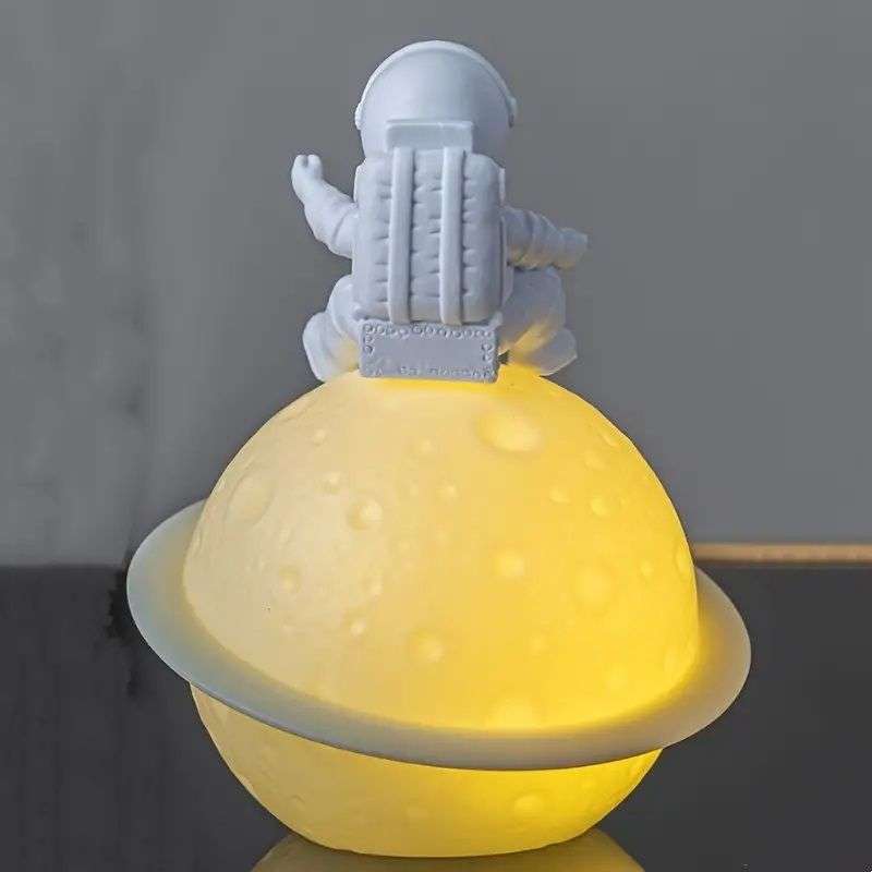 Spaceman On Moon Decor Light