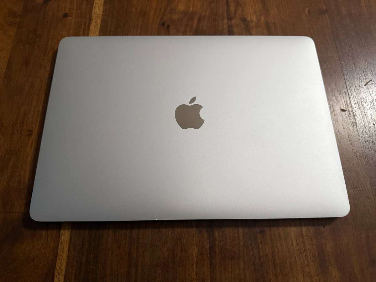 Macbook Pro - 2017 with toutchbar