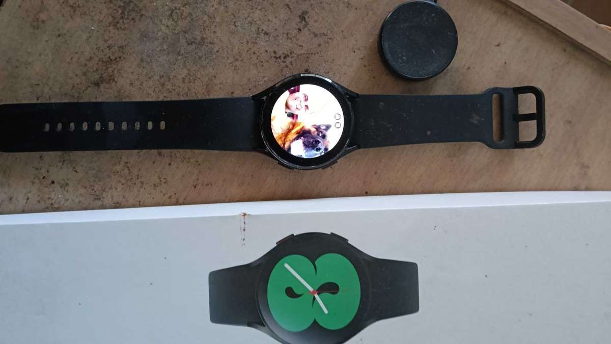 SAMSUNG GALAXY WATCH 4