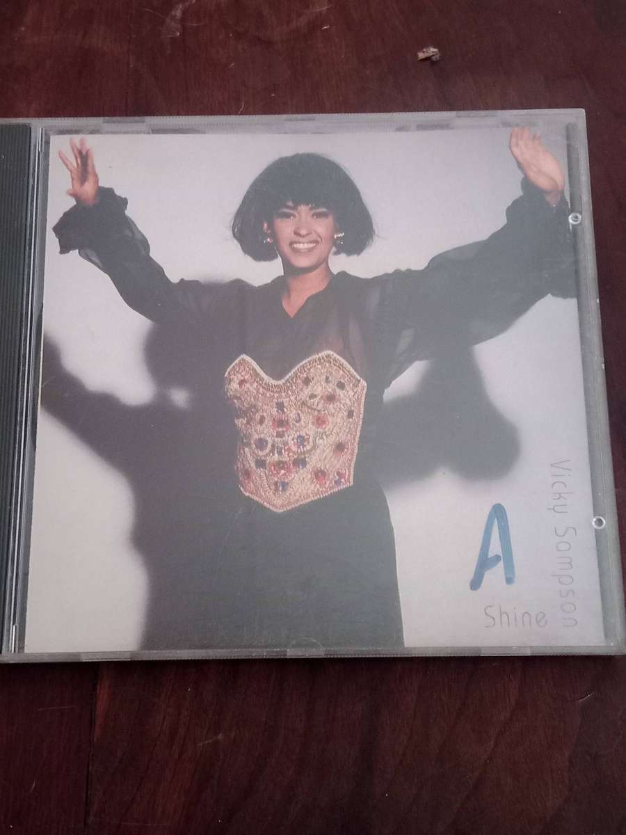 Vicki Simpson , Shine