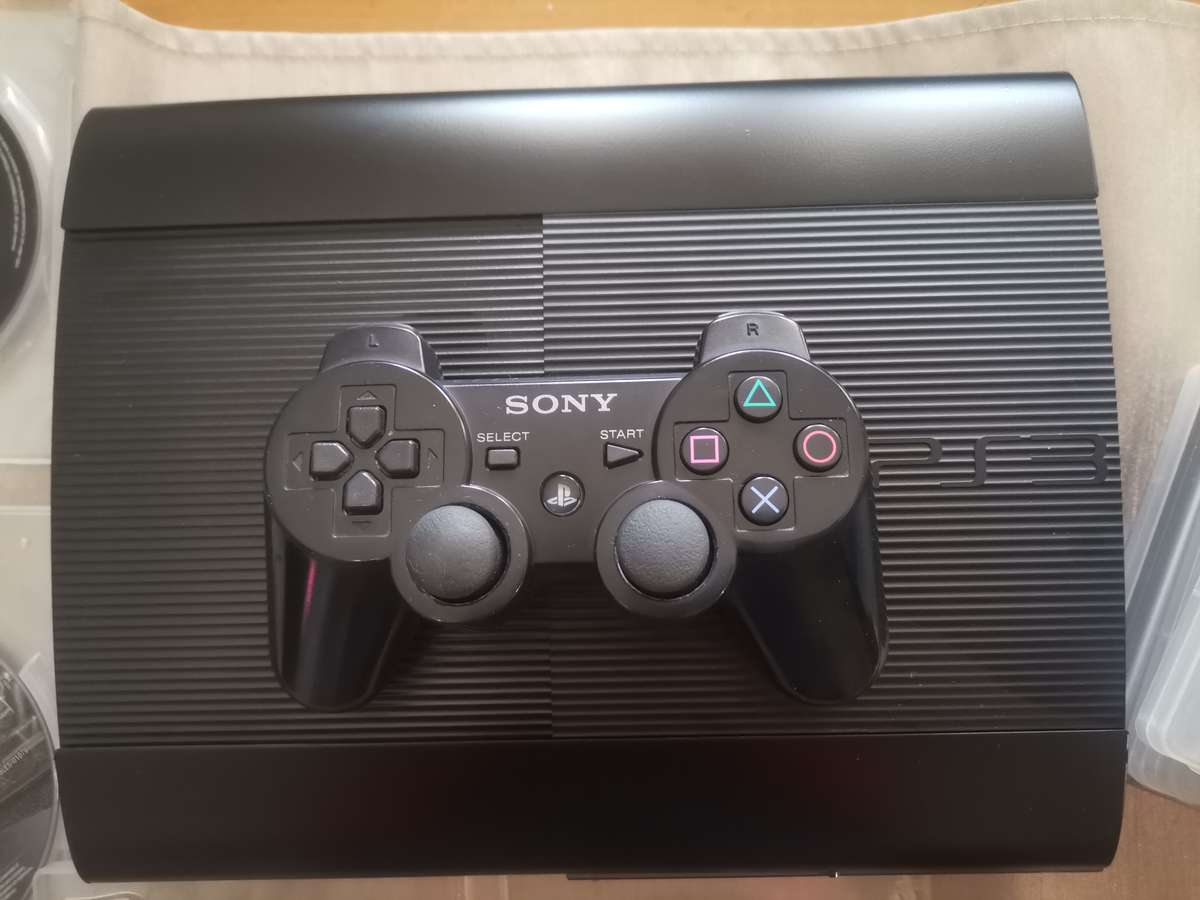 Playstation 3 Super slim 500GB 1 Control All Cables 71 GAME bundle 17 ON Disk 54 on Hardrive