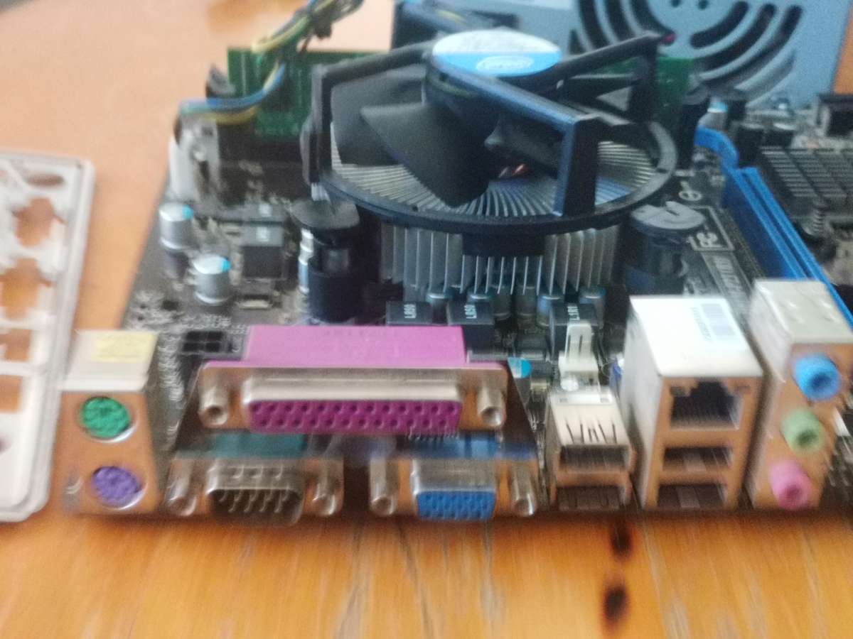 Motherboard H61M-P23+i3 2Gen cpu+4GB Ddr 3 1066 ram+500Gb Hardrive+420w Psu+only Pc case needed.