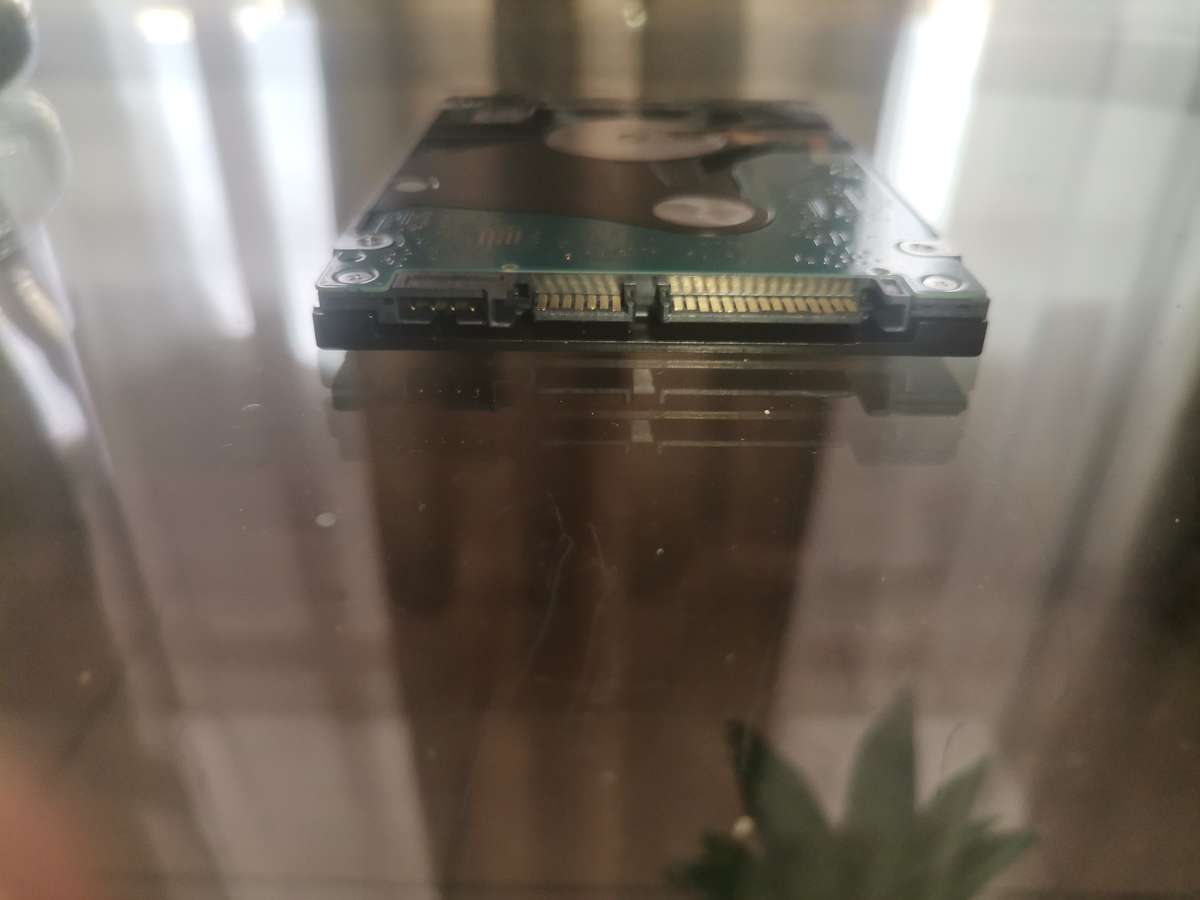 Seagate 1TB Thin hardrive very good condition